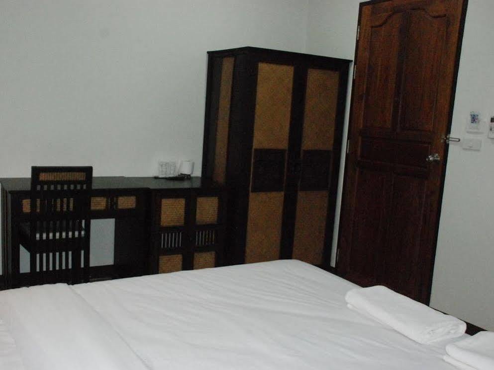 Ud Residence Удон Тани Екстериор снимка