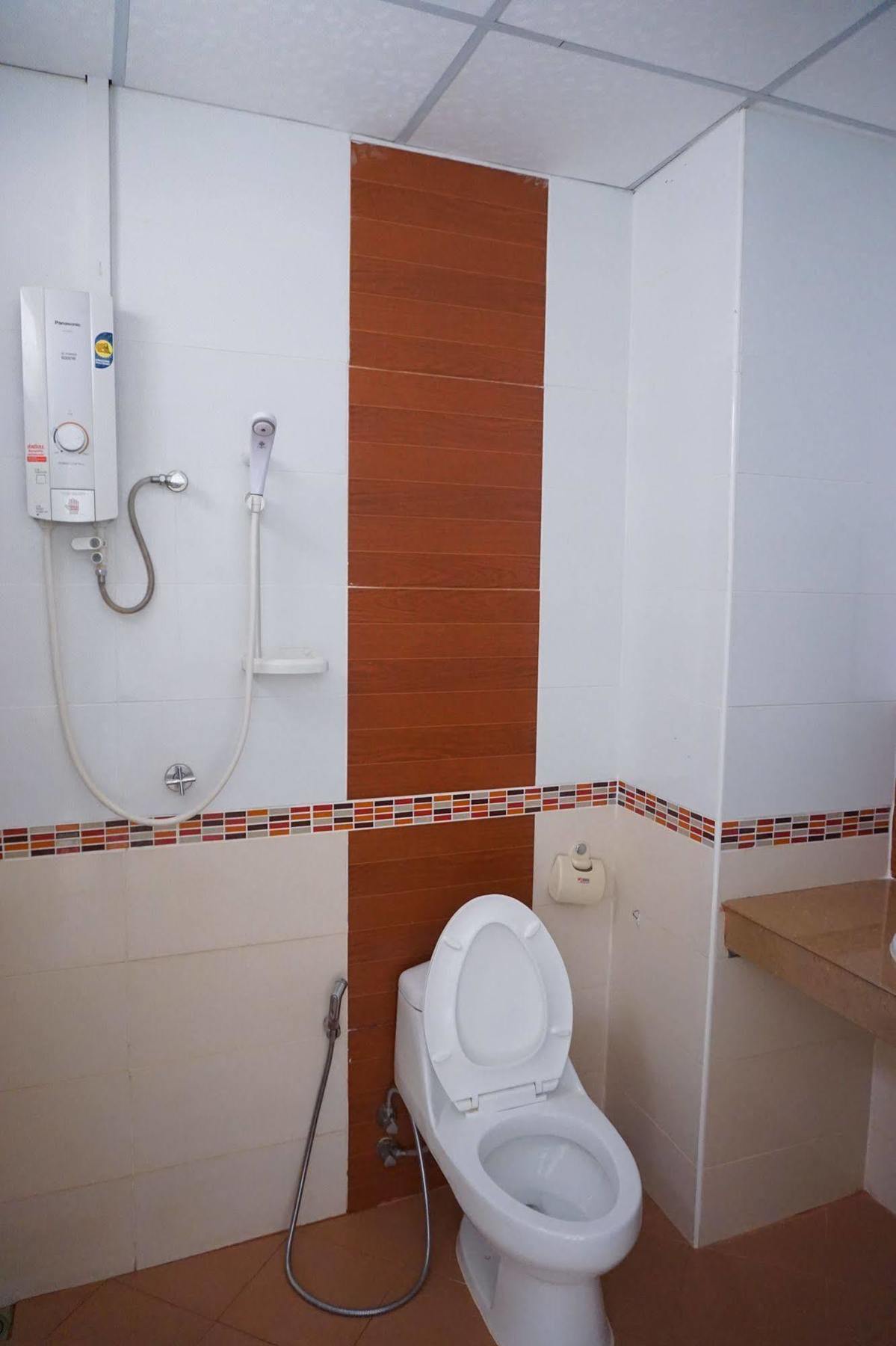 Ud Residence Удон Тани Екстериор снимка