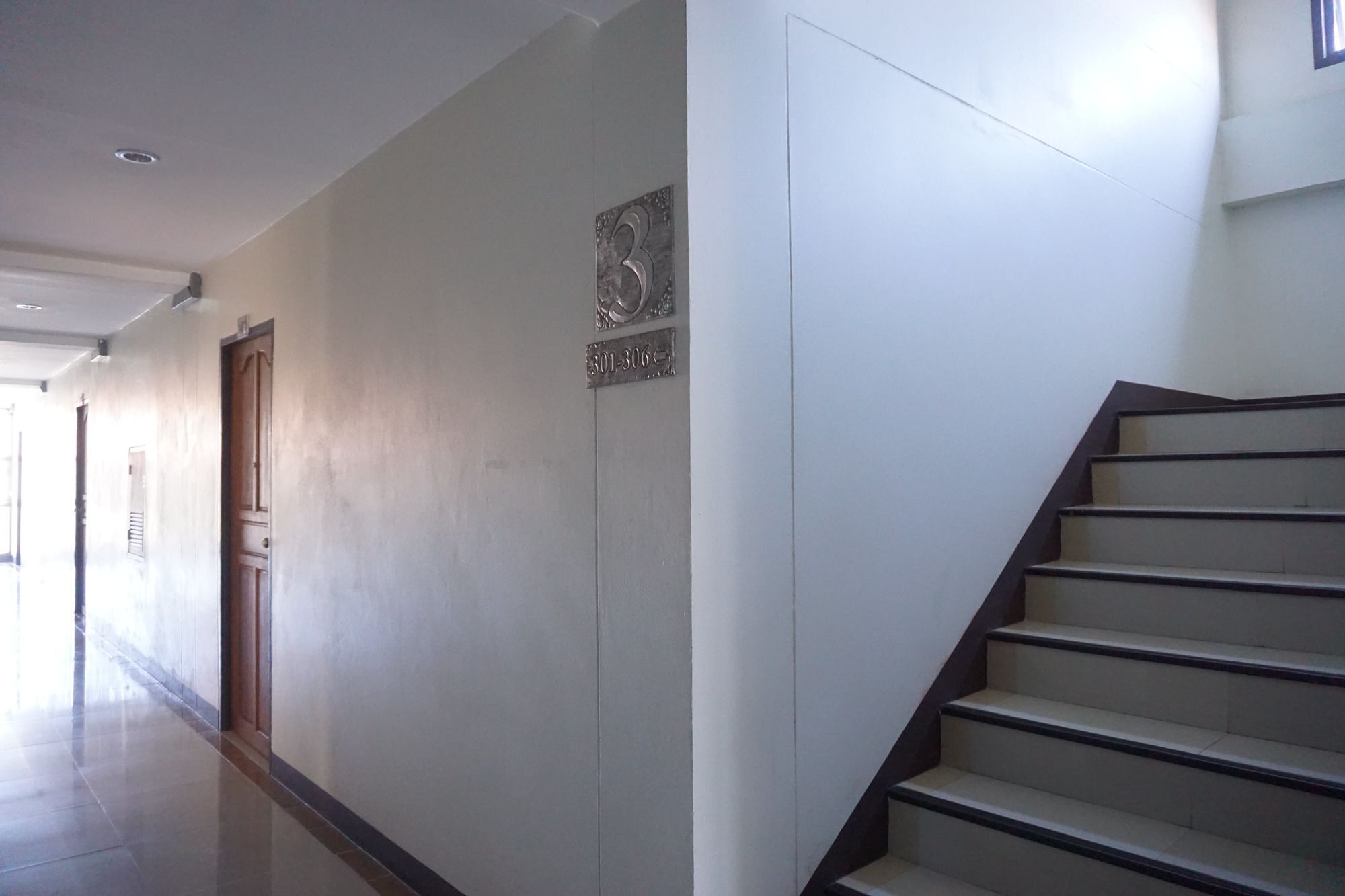 Ud Residence Удон Тани Екстериор снимка